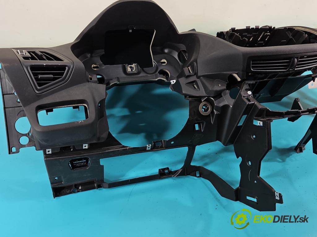 Ford Kuga Mk2 2013-2019 1.5 120 hp manual 88.3 kW 1498 cm3 5- kokpit,přistrojova deska