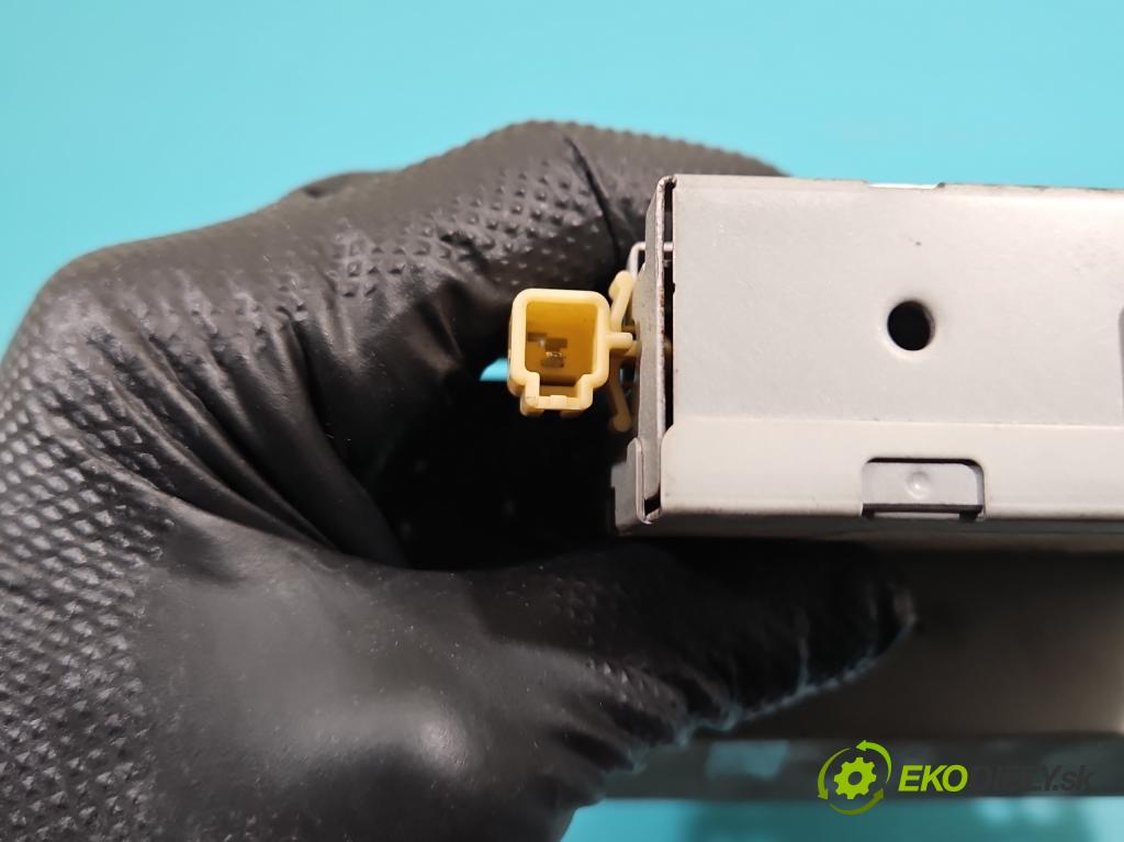 Toyota Avensis II T25 2003-2008 2.0 d4d 116 HP manual 85 kW 1995 cm3 5- Zobrazit: 86110-05020 (Prístrojová doska)