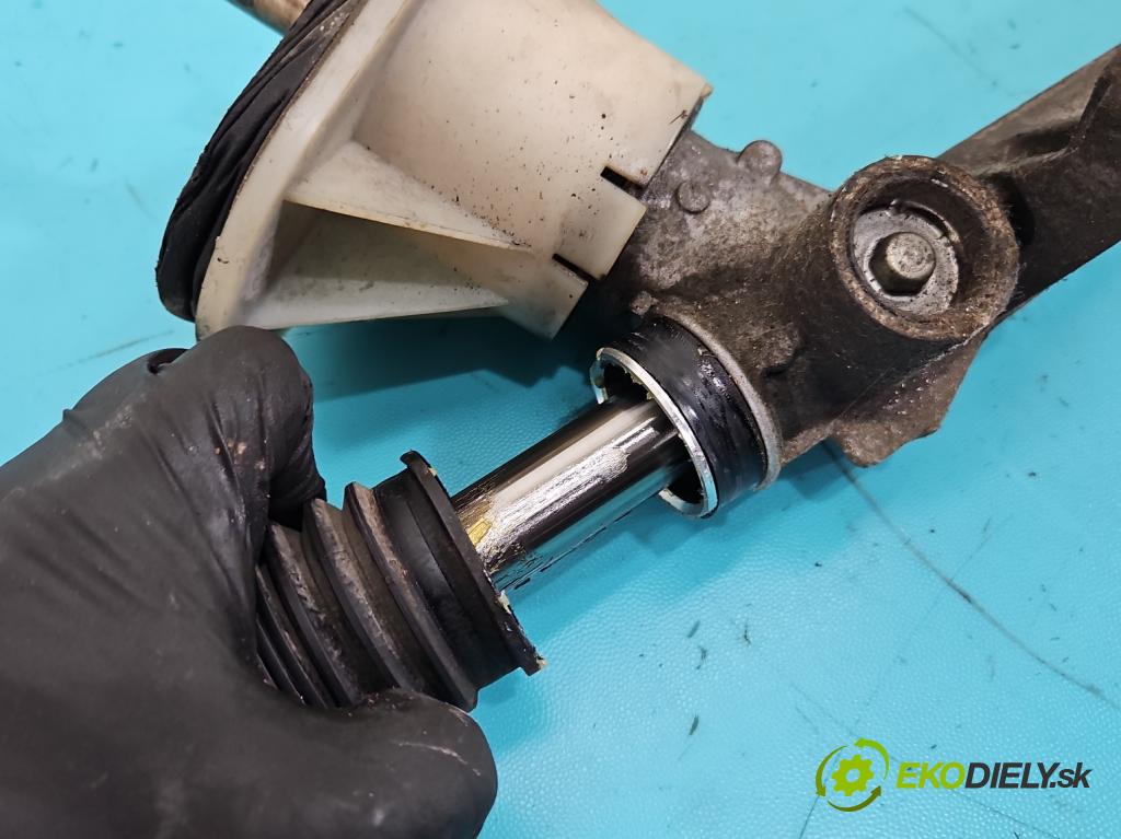 Renault Clio III 2005-2012 1.6 16V 111KM automatic 82 kW 1598 cm3 5- Ozubené kolo: volant