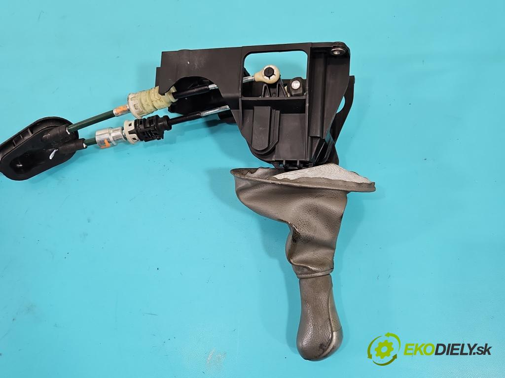 Nissan Micra K13 2010-2017 1.2 16v 80 HP manual 59 kW 1198 cm3 5- Páka: Změny: stupeň,rýchlosť 34101-1HC0A (Rýchlostná páka (kulisa))