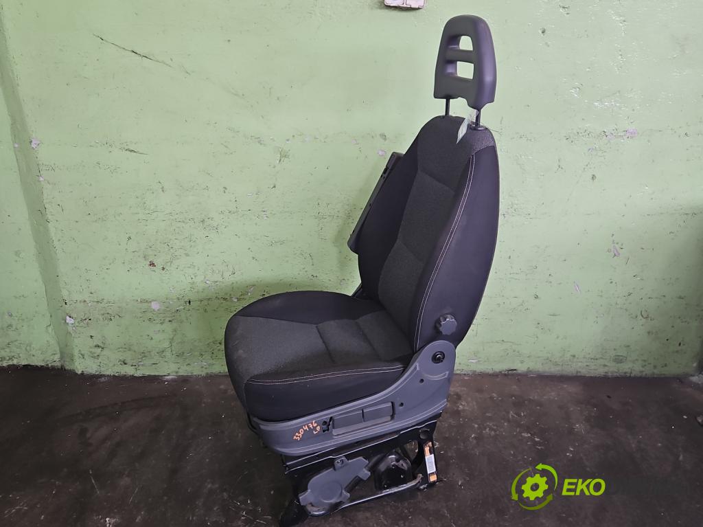 Fiat Ducato IV 2014- 2.3 jtd 150 HP manual 110 kW 2287 cm3 2- Sedačka ľavý  (Sedadlo)