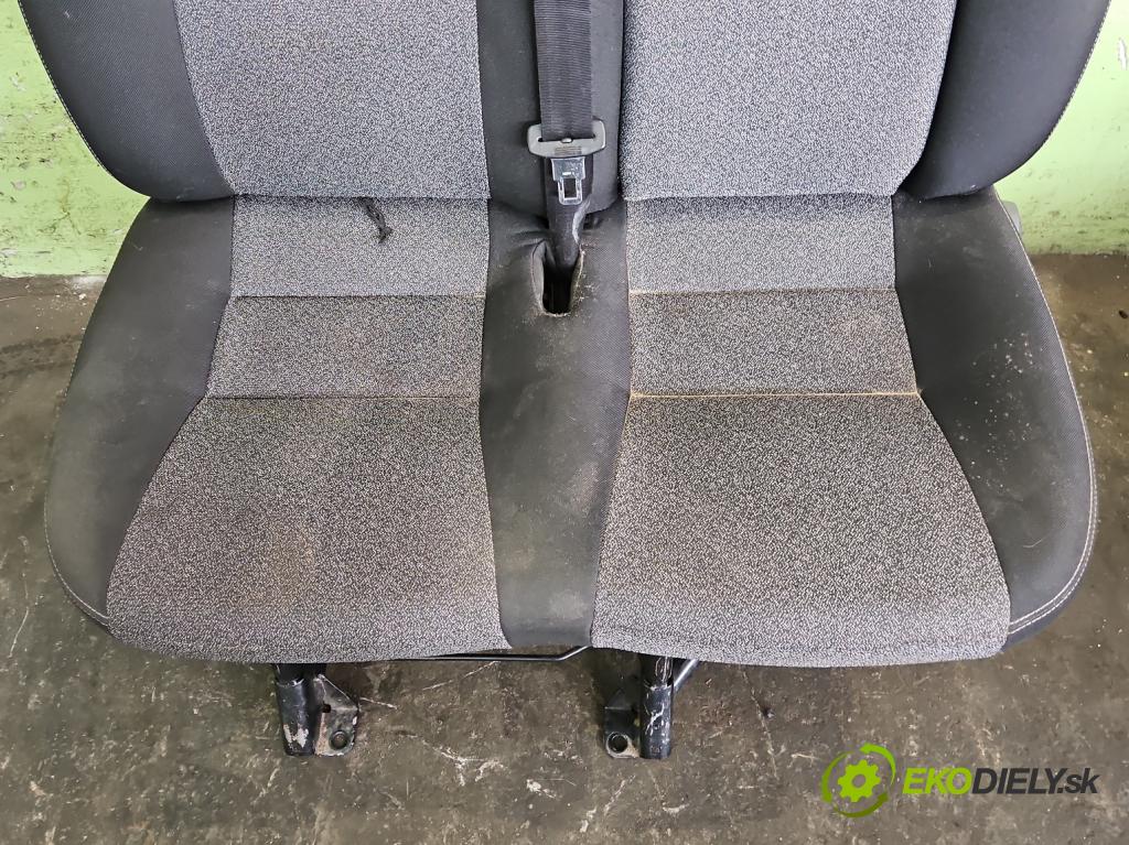 Fiat Ducato IV 2014- 2.3 jtd 150 hp manual 110 kW 2287 cm3 2- Sedadlo pravý  (Sedadlo)