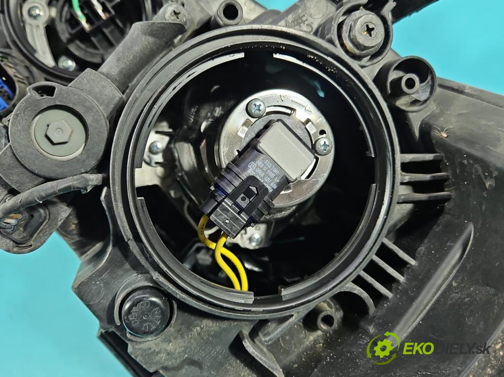 Hyundai Elantra VI 2015-2020 1.6 16v 128 HP manual 93.8 kW 1591 cm3 4- Reflektor: pravý 92102-F2 (Svetlo predné pravé)