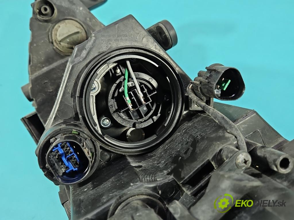 Hyundai Elantra VI 2015-2020 1.6 16v 128 HP manual 93.8 kW 1591 cm3 4- Reflektor: pravý 92102-F2 (Svetlo predné pravé)