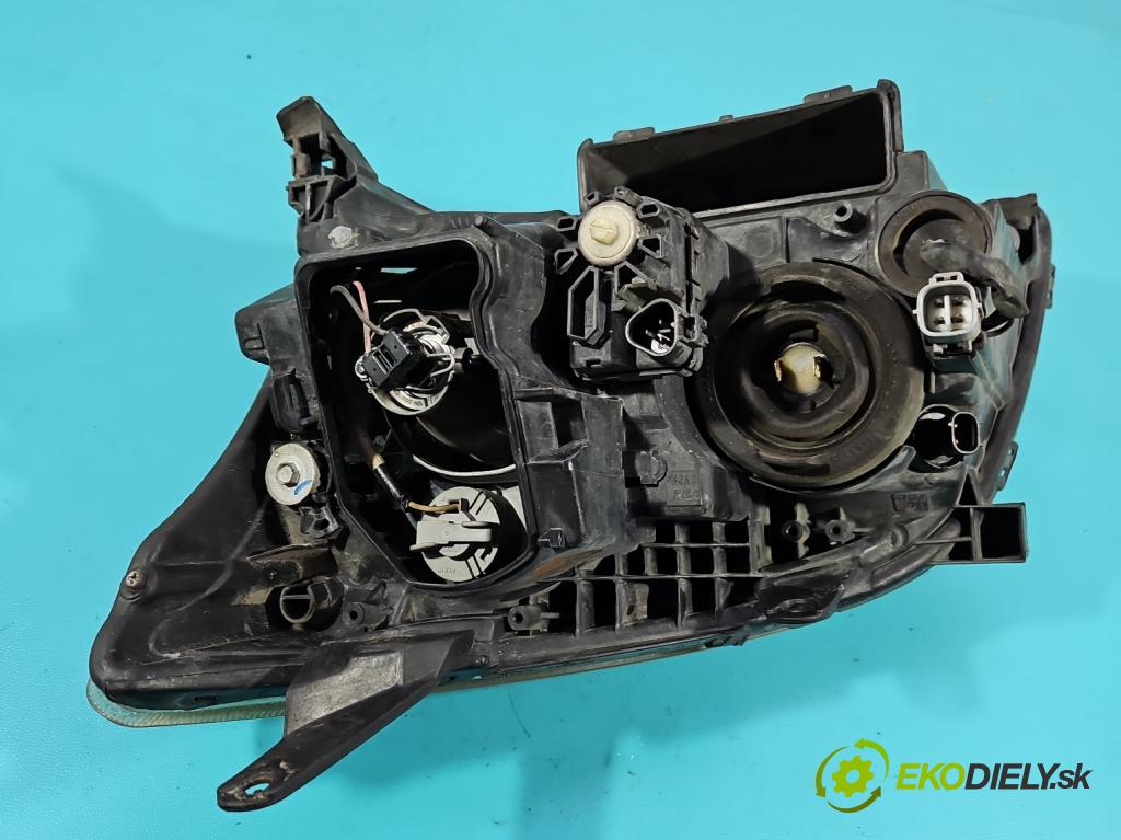 Toyota Avensis II T25 2003-2008 2.0 d4d 116 HP manual 85 kW 1995 cm3 5- Reflektor: pravý  (Svetlo predné pravé)