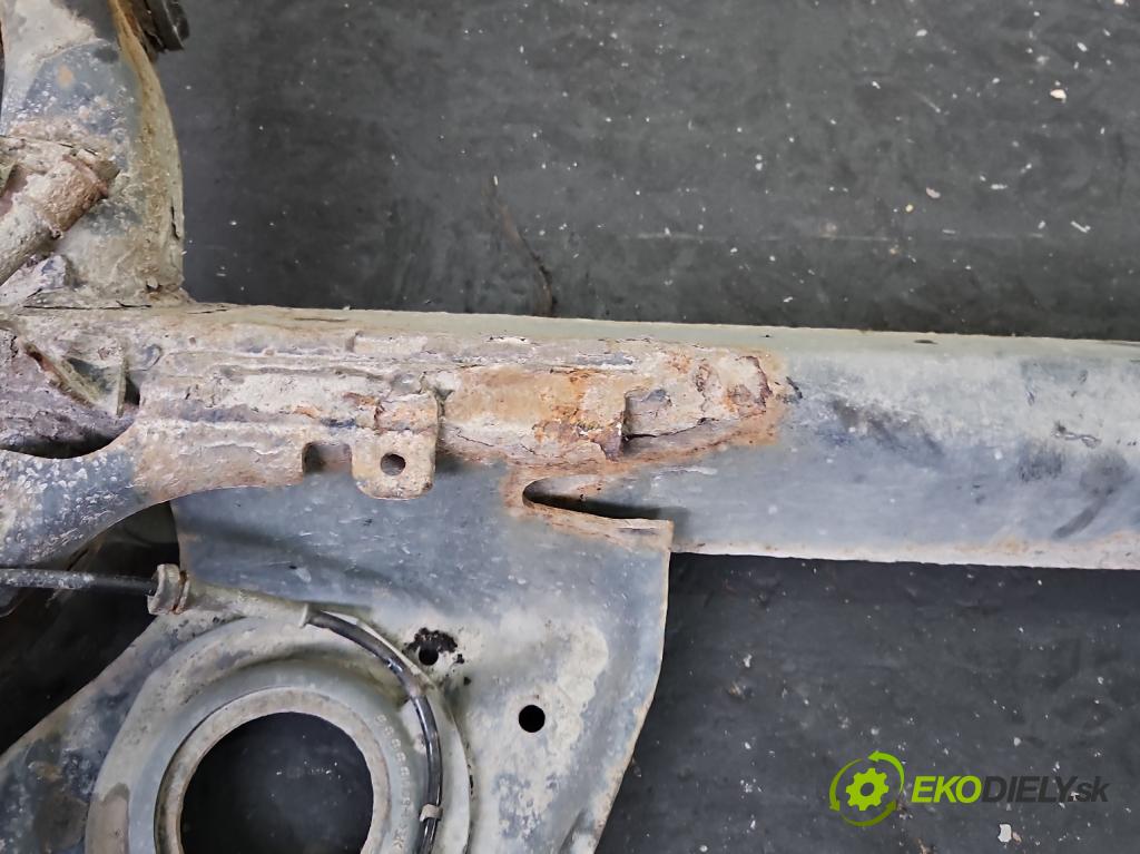 Nissan Micra K13 2010-2017 1.2 16v 80 hp manual 59 kW 1198 cm3 5- zadní výztuha  (Zadní výztuha)