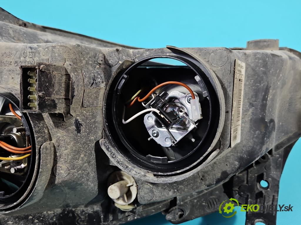 Opel Combo C 2001-2011 1.7 cdti 101 HP manual 74 kW 1686 cm3 5- Reflektor: pravý 93185147 (Svetlo predné pravé)