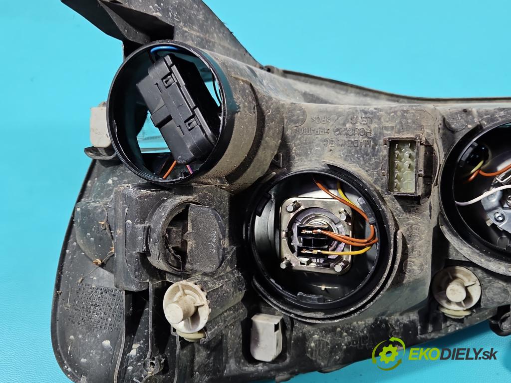 Opel Combo C 2001-2011 1.7 cdti 101 HP manual 74 kW 1686 cm3 5- Reflektor: pravý 93185147 (Svetlo predné pravé)