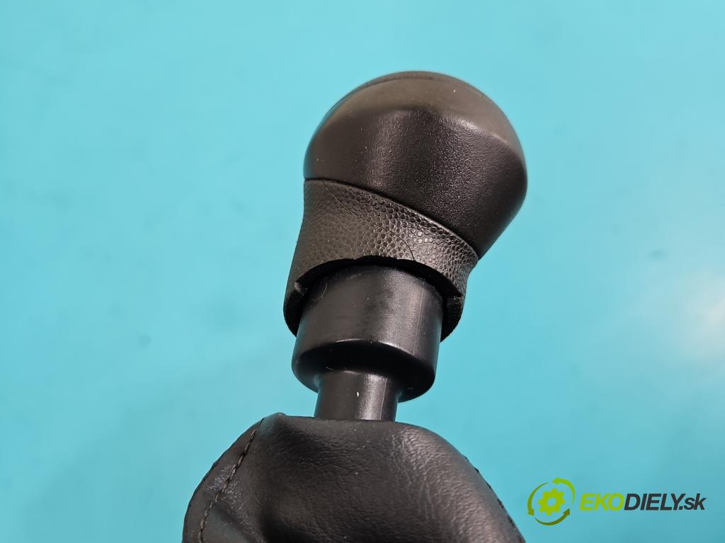 Ford Ka Mk2 2008-2016 1.2 8v 69KM manual 51 kW 1242 cm3 3- Páka: Změny: stupeň,rýchlosť  (Rýchlostná páka (kulisa))