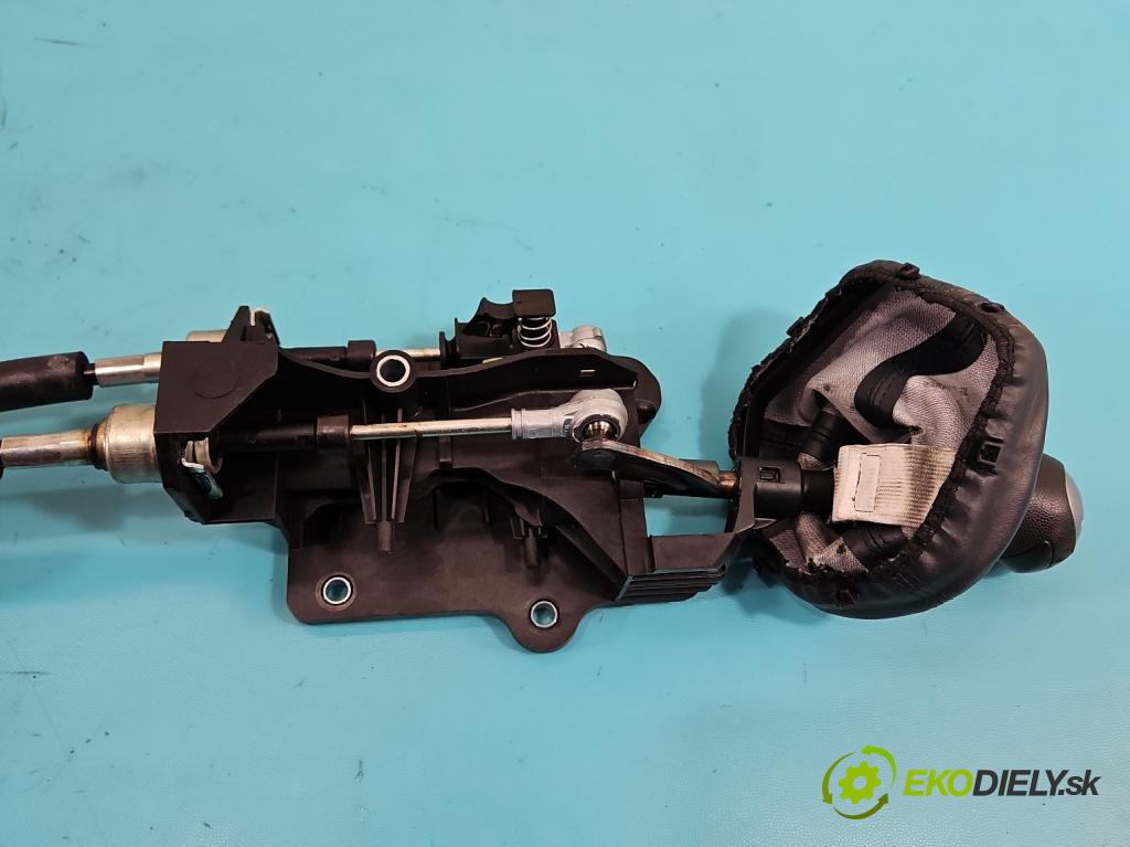 Ford Ka Mk2 2008-2016 1.2 8v 69KM manual 51 kW 1242 cm3 3- Páka: Změny: stupeň,rýchlosť  (Rýchlostná páka (kulisa))