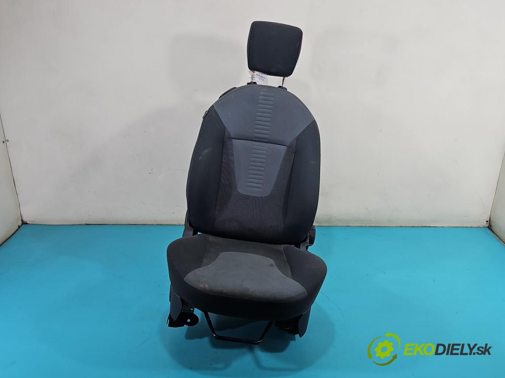 Ford Ka Mk2 2008-2016 1.2 8v 69KM manual 51 kW 1242 cm3 3- Sedadlo pravý  (Sedadlo)