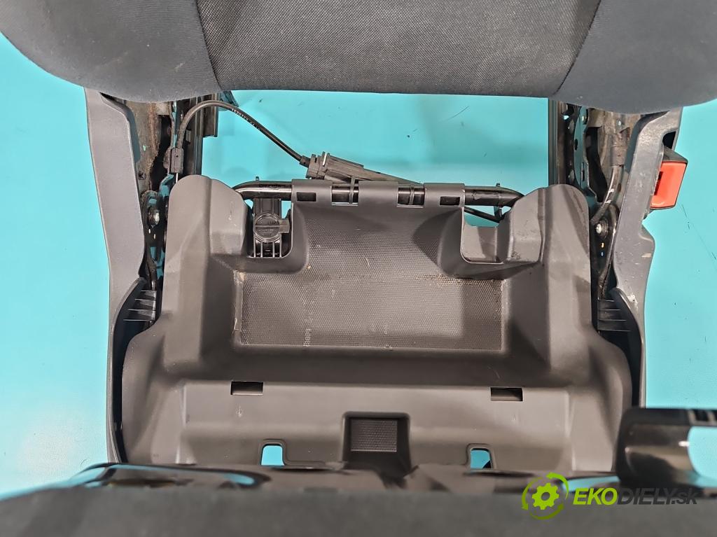 Ford Ka Mk2 2008-2016 1.2 8v 69KM manual 51 kW 1242 cm3 3- Sedadlo pravý  (Sedadlo)
