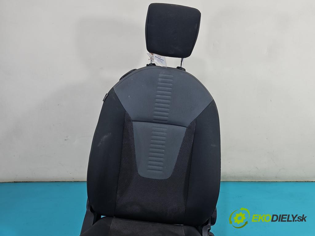 Ford Ka Mk2 2008-2016 1.2 8v 69KM manual 51 kW 1242 cm3 3- Sedadlo pravý  (Sedadlo)