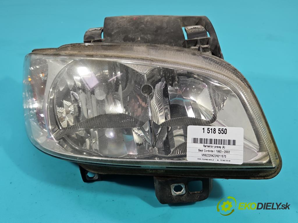 Seat Cordoba I 1993-2002 1.4b: 60 hp manual 44 kW 1390 cm3 4- světlo pravý  (Pravé přední světlo)