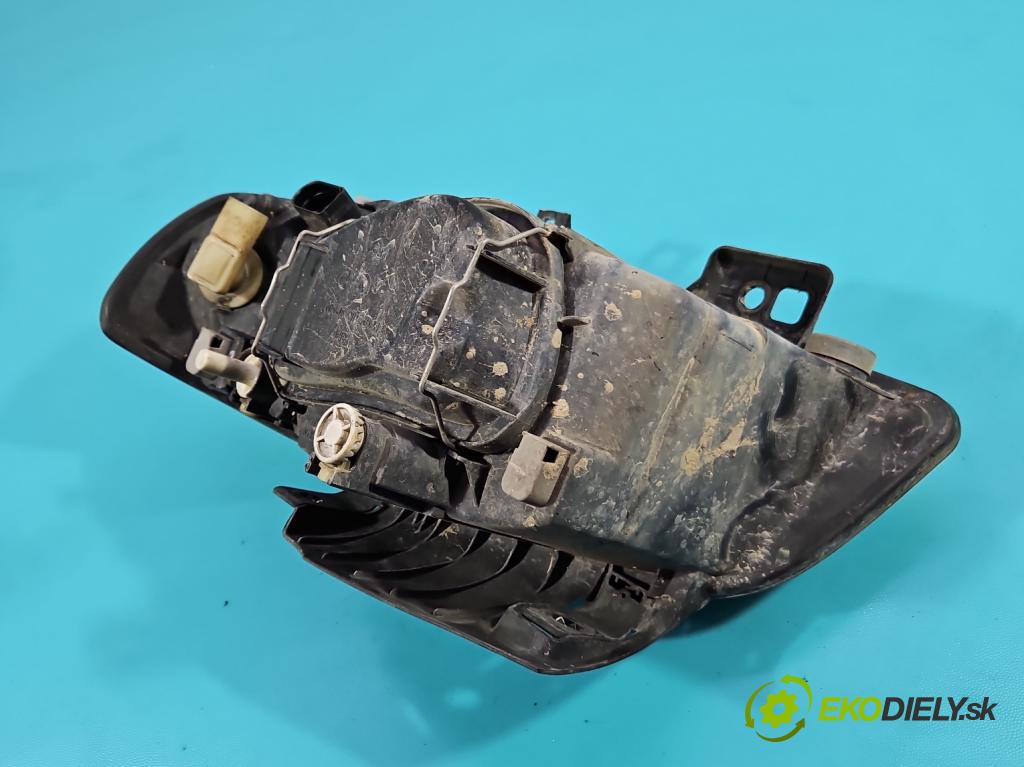 Seat Cordoba I 1993-2002 1.4b: 60 hp manual 44 kW 1390 cm3 4- světlo pravý  (Pravé přední světlo)