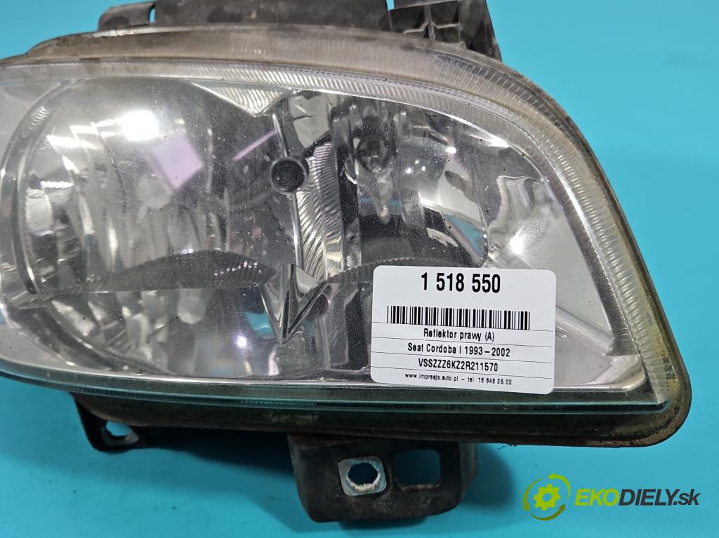 Seat Cordoba I 1993-2002 1.4b: 60 hp manual 44 kW 1390 cm3 4- světlo pravý  (Pravé přední světlo)
