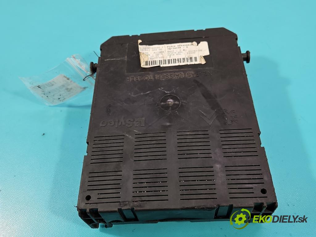 Peugeot 307 2.0 hdi 109 HP manual 80 kW 1997 cm3 5- riadiaca jednotka komfortu 9644098280