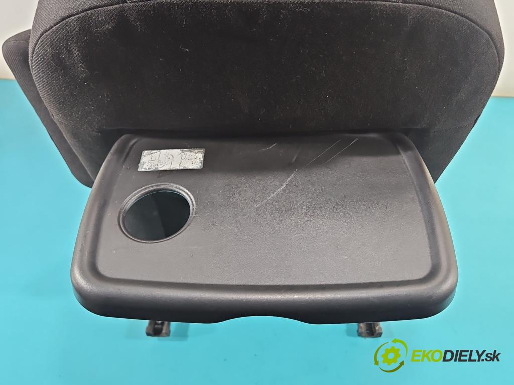 Peugeot 307 2.0 hdi 109 HP manual 80 kW 1997 cm3 5- Sedačka pravý  (Sedadlo)