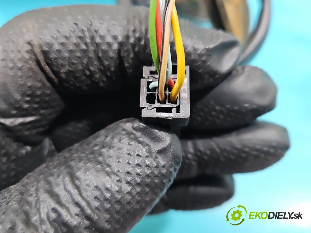 Citroen C3 II 2009-2016 1.6 hdi 92 HP manual 68 kW 1560 cm3 5- zrkadlo ľavé  (Kľučka dverí ostatné)