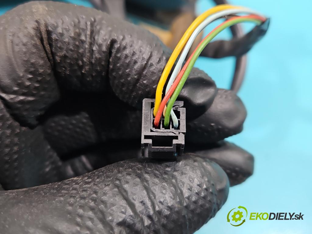 Citroen C3 II 2009-2016 1.6 hdi 92 HP manual 68 kW 1560 cm3 5- zrkadlo ľavé  (Kľučka dverí ostatné)