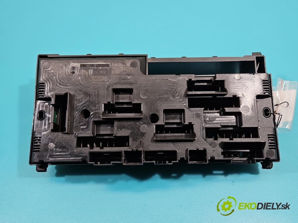 Bmw 7 F01 2008-2015 3.0d 245KM automatic 180 kW 2993 cm3 4- skrinka poistka 9151320-02 (Poistková skrinka)
