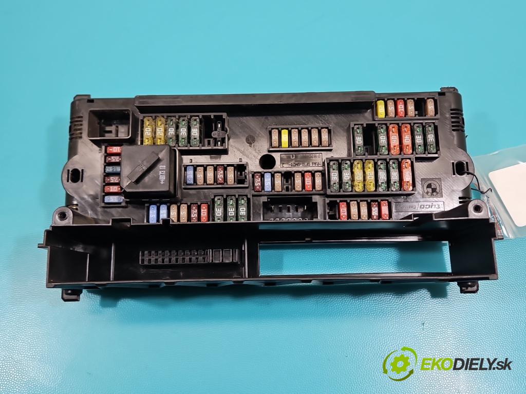 Bmw 7 F01 2008-2015 3.0d 245KM automatic 180 kW 2993 cm3 4- skrinka poistka 9151320-02 (Poistková skrinka)