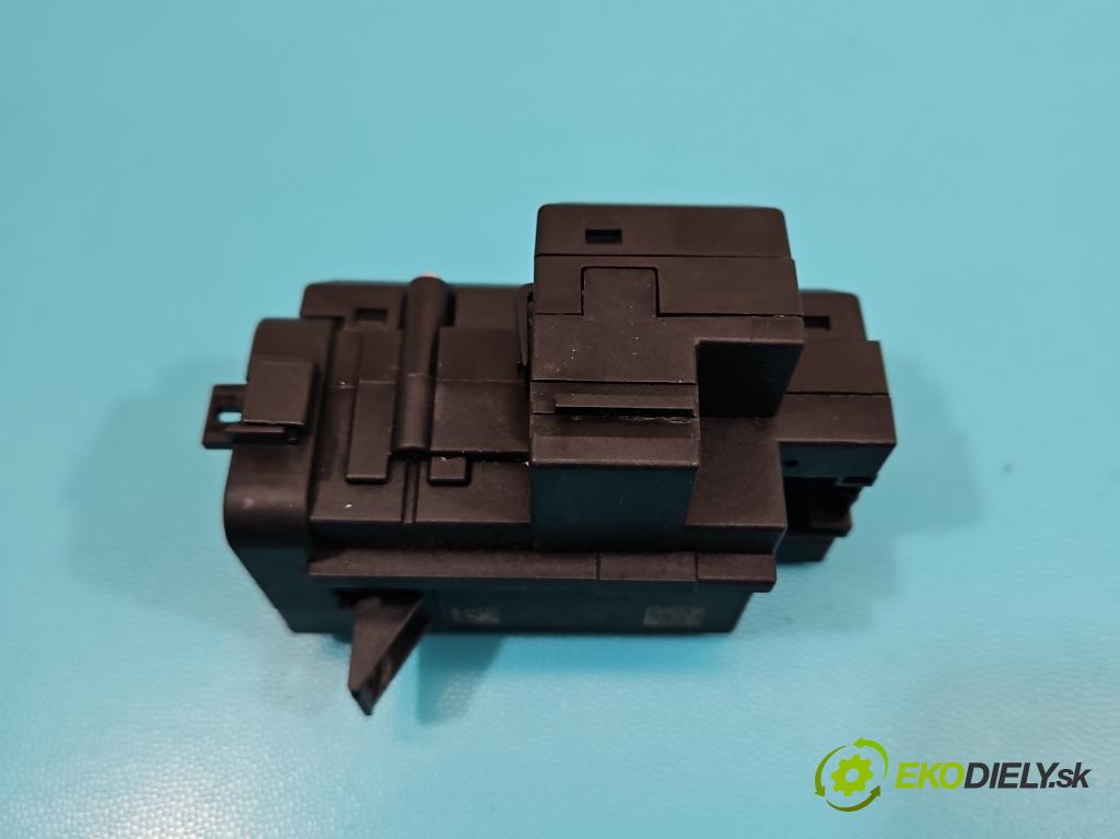 Audi Q5 2008-2016 3.0 tfsi: 272 HP automatic 200 kW 2995 cm3 5- Spínačka 8K0909131D (Spínacia skrinka)