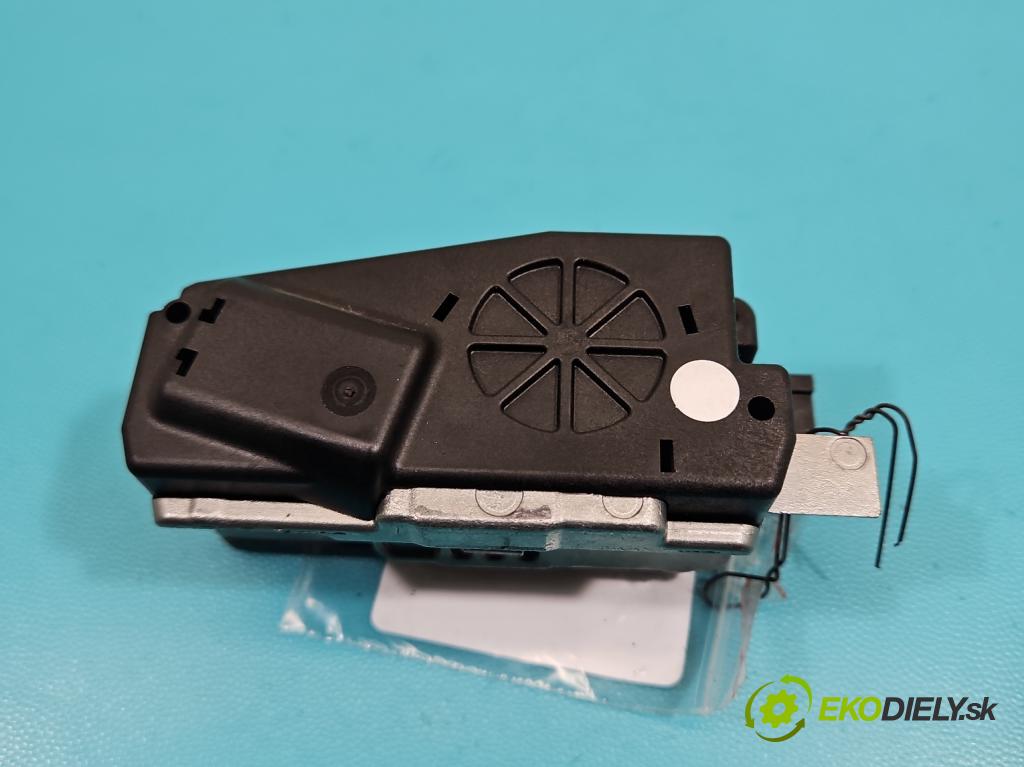 Audi Q5 2008-2016 3.0 tfsi: 272 HP automatic 200 kW 2995 cm3 5- Blokáda: řízení: 8K0905852E (Riadenie ostatné)