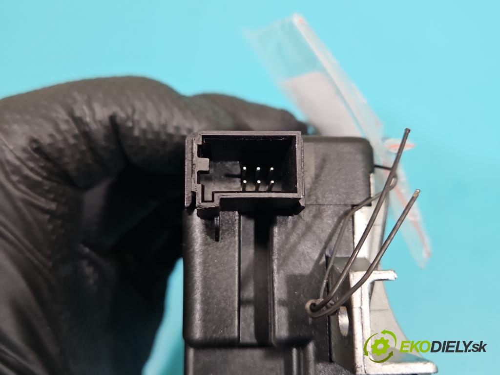 Audi Q5 2008-2016 3.0 tfsi: 272 HP automatic 200 kW 2995 cm3 5- Blokáda: řízení: 8K0905852E (Riadenie ostatné)