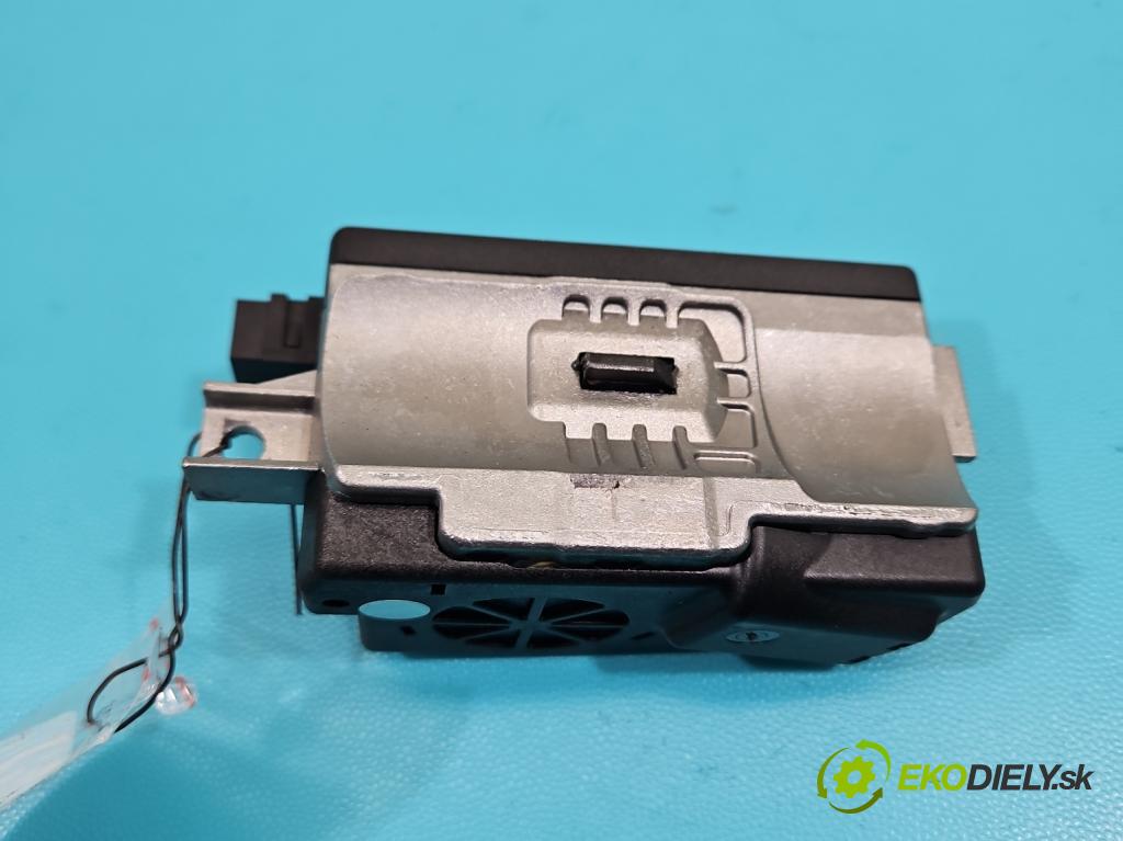 Audi Q5 2008-2016 3.0 tfsi: 272 HP automatic 200 kW 2995 cm3 5- Blokáda: řízení: 8K0905852E (Riadenie ostatné)