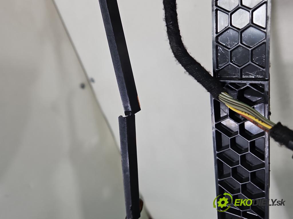 Porsche Panamera I 970 2009-2016 970555193- poškozené: spojovací materiál: