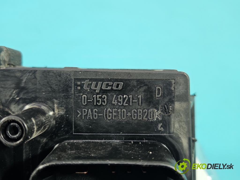 Opel Astra III 2004-2014 1.7 CDTI 80 HP manual 59 kW 1686 cm3 5- skrinka poistka 13206754 (Poistková skrinka)