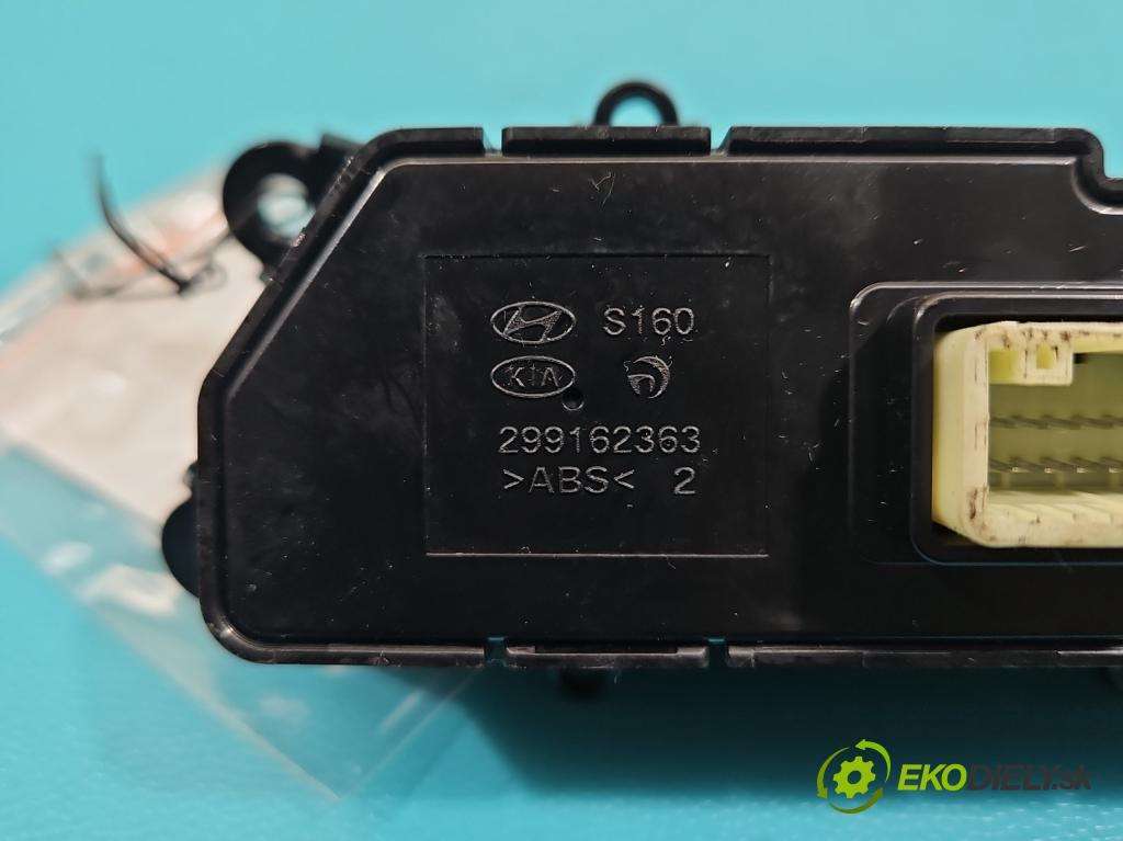 Hyundai Elantra VI 2015-2020 1.6 16v 128 HP manual 93.8 kW 1591 cm3 4- prepínač ostatné 93700-F2060