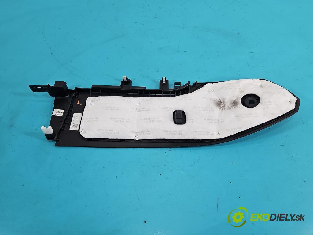 Hyundai Elantra VI 2015-2020 1.6 16v 128 HP manual 93.8 kW 1591 cm3 4- kryt plast 84630-F2000