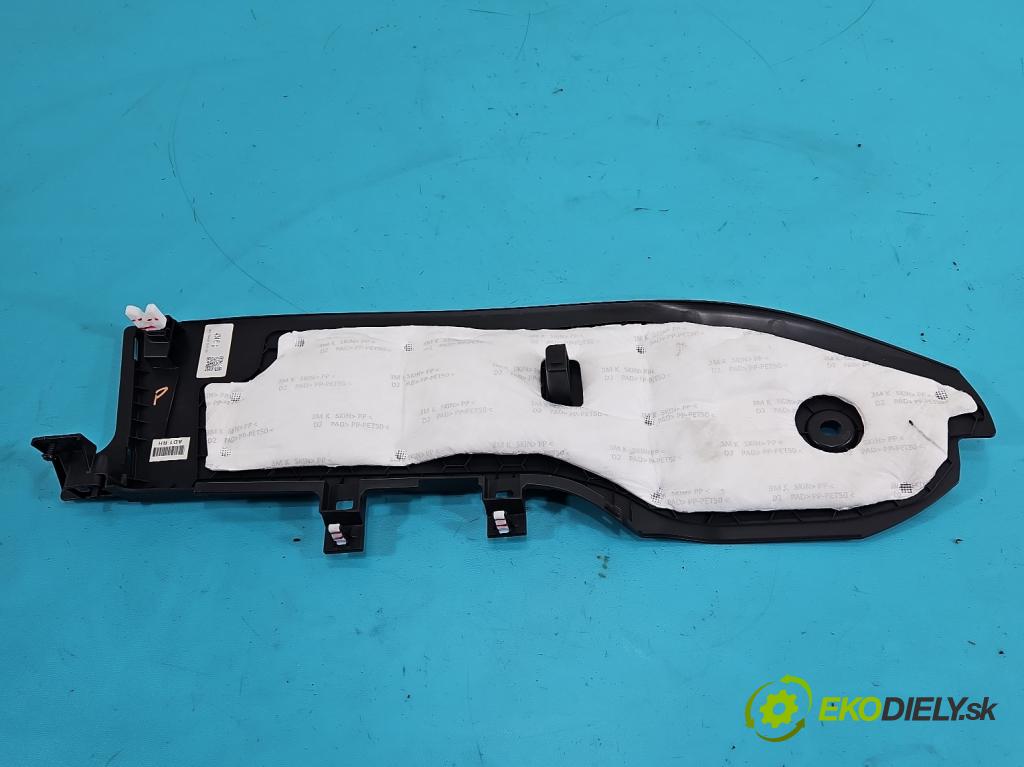 Hyundai Elantra VI 2015-2020 1.6 16v 128 HP manual 93.8 kW 1591 cm3 4- kryt plast 84640-F2000