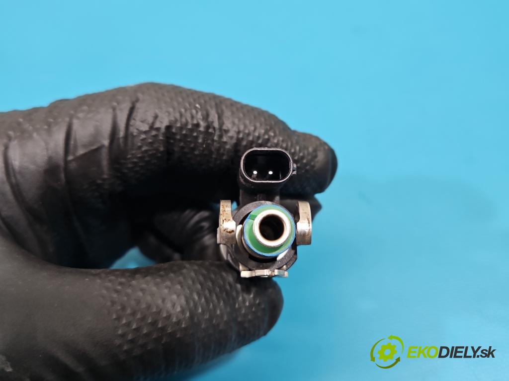 Ford Kuga Mk2 2013-2019 1.5 120 HP manual 88.3 kW 1498 cm3 5- vstrek DS7G-9F593-EA (Vstrekovač paliva)