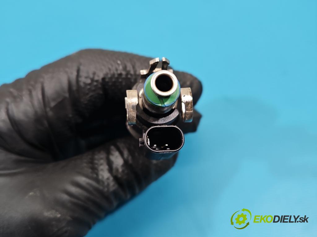 Ford Kuga Mk2 2013-2019 1.5 120 HP manual 88.3 kW 1498 cm3 5- vstrek DS7G-9F593-EA (Vstrekovač paliva)