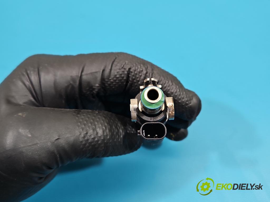 Ford Kuga Mk2 2013-2019 1.5 120 HP manual 88.3 kW 1498 cm3 5- vstrek DS7G-9F593-EA (Vstrekovač paliva)