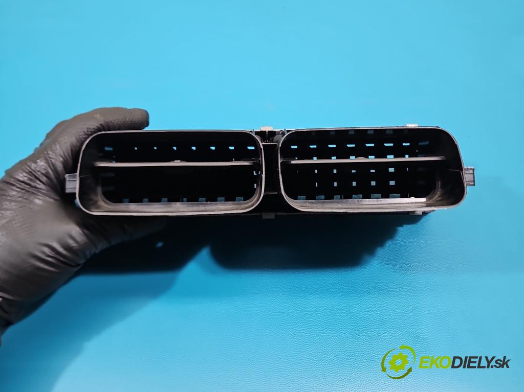 Vw Passat B5 1995-2005 1.9 TDI 131 hp manual 96 kW 1896 cm3 5- Mřížka: topení medián: 3B0819728D (Mřížka topení)