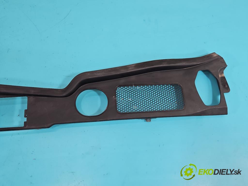 Audi Q5 2008-2016 3.0 tfsi: 272 HP automatic 200 kW 2995 cm3 5- torpédo 8R1819447C (Torpédo (plast pod čelným sklom))