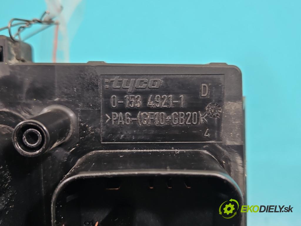 Opel Astra III 2004-2014 1.7 CDTI 80 hp manual 59 kW 1686 cm3 5- skříňka pojistková 13206754 (Pojistková skříňka)