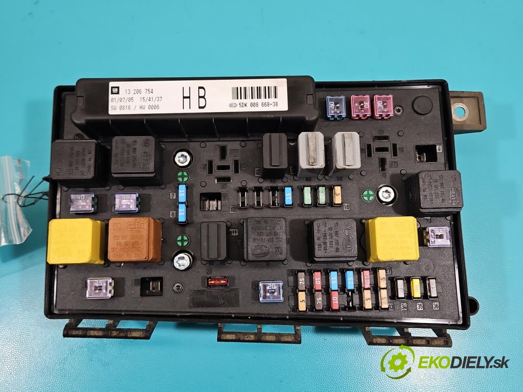 Opel Astra III 2004-2014 1.7 CDTI 80 hp manual 59 kW 1686 cm3 5- skříňka pojistková 13206754 (Pojistková skříňka)