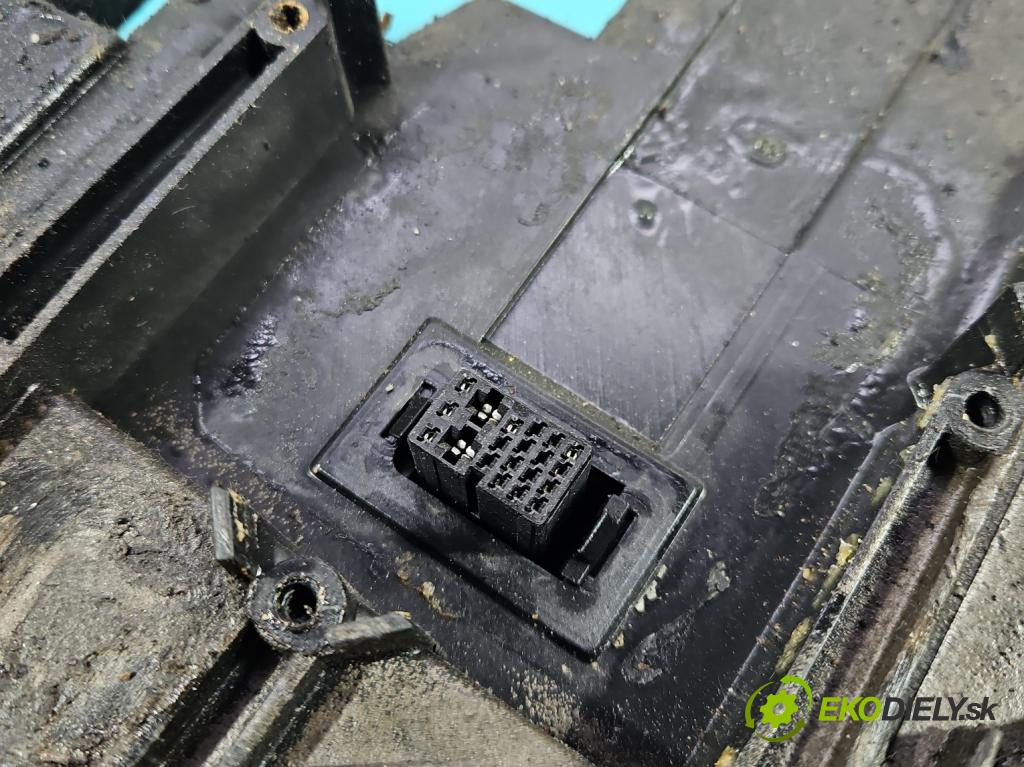 Mazda 6 I GG 2002-2007 2.3 16V 166 HP manual 122 kW 2261 cm3 4- Reflektor: pravý  (Svetlo predné pravé)