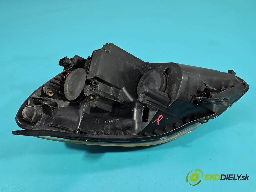 Opel Zafira B 2005-2014 1.9 CDTI 101 HP manual 74 kW 1910 cm3 5- Reflektor: pravý  (Svetlo predné pravé)