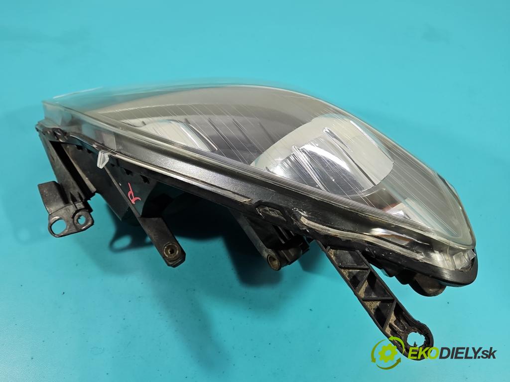 Opel Zafira B 2005-2014 1.9 CDTI 101 HP manual 74 kW 1910 cm3 5- Reflektor: pravý  (Svetlo predné pravé)