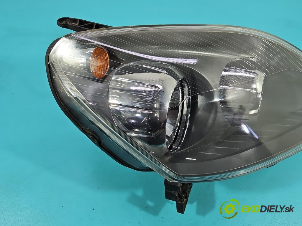 Opel Zafira B 2005-2014 1.9 CDTI 101 HP manual 74 kW 1910 cm3 5- Reflektor: pravý  (Svetlo predné pravé)