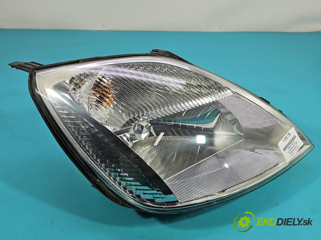 Ford Fiesta Mk6 2002-2008 1.4 16V 80 HP manual 59 kW 1388 cm3 5- Reflektor: pravý  (Svetlo predné pravé)