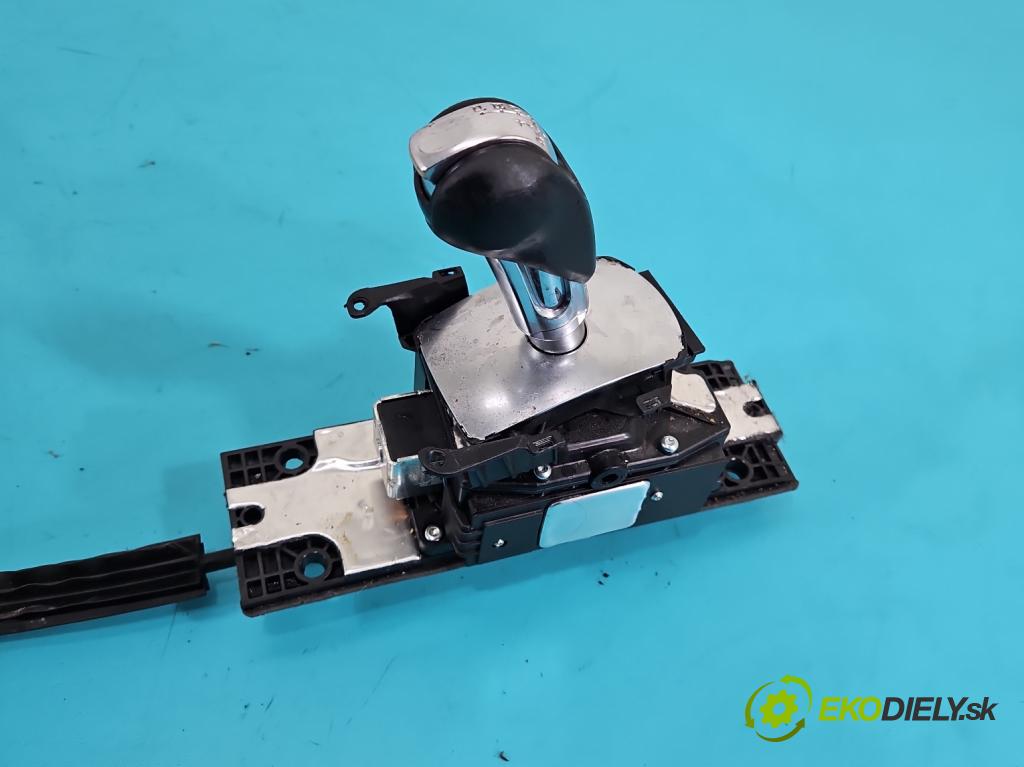 Porsche Panamera I 970 2009-2016 3.0 v6 420 hp automatic 309 kW 2997 cm3 5- Páka: Změny: stupeň,rýchlosť  (Rýchlostná páka (kulisa))