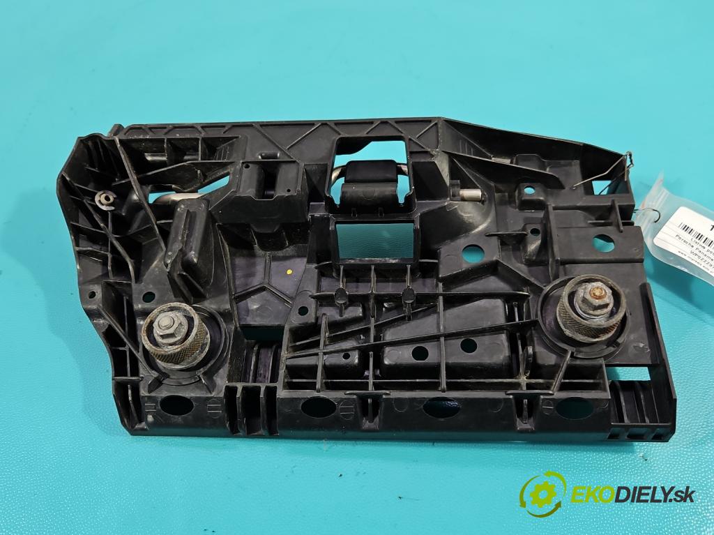 Porsche Panamera I 970 2009-2016 3.0 v6 420 hp automatic 309 kW 2997 cm3 5- lišta pod svetlami 97063107351
