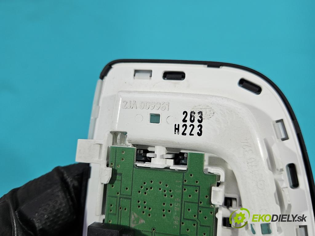 Porsche Panamera I 970 2009-2016 3.0 v6 420 hp automatic 309 kW 2997 cm3 5- svetlo / reflektor interiéra 97063206303